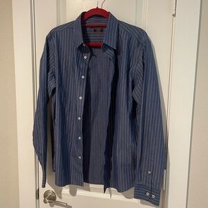 Untuckit button down long sleeves shirt
